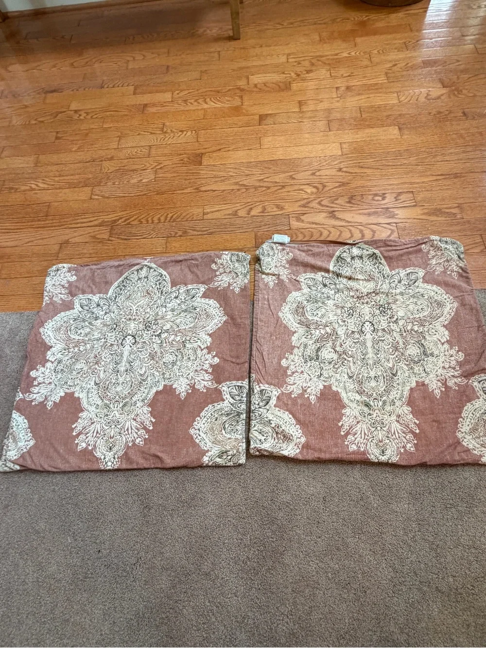 Set of 2 pottery barn 24 x 24 square pillow covers rust orange medallion zip